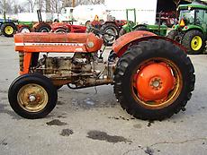 135 MASSEY FERGUSON TRACTOR FOR PARTS OR FIXER UPPER