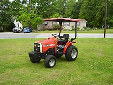 VERY NICE MASSEY FERGUSON 1205 4X4 TRACTOR