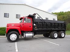 FORD L8000 TANDEM DUMP TRUCK 8.3 CUMMINS TURBO DIESEL 8LL TRANSMISION 17 FT BED