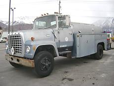 Fuel / Lube / Service Truck Ford L8000 CAT Diesel NON CDL!
