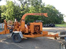 WOODCHUCK HYROLLER 1200 FORD INDUSTRIAL ENGINE TRALIER MOUNTED DISC CHIPPER
