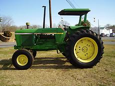 NICE 2940 JOHN DEERE 2WD TRACTOR