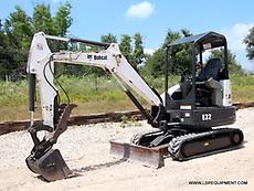 2013 BOBCAT E32 MINI EXCAVATOR- EXCAVATOR- LOADER- BACKHOE- CAT- BOBCAT- 24
