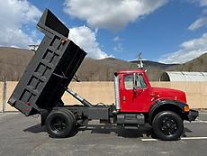 INTERNATIONAL 4700 SINGLE AXLE DUMP TRUCK DT466