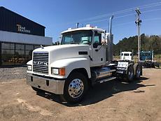 2006 Mack CHN613 Day Cab Semi Truck