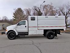 2013 FORD F-650 CHIPPER DUMP TRUCK FORESTRY ARBORIST (NON-CDL)
