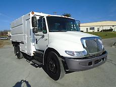 2004 INTERNATIONAL 4200 CHIPPER DUMP TRUCK FORESTRY ARBORIST