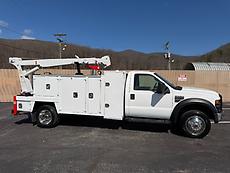 2009 FORD F550 SERVICE TRUCK WITH MAINTAINER BED AND 3216-20 6K HYDRAULIC CRANE