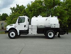2007 FREIGHTLINER BUSINESS CLASS M2 106 1800-GAL PORTA JOHN VACUUM SERVICE TRUCK